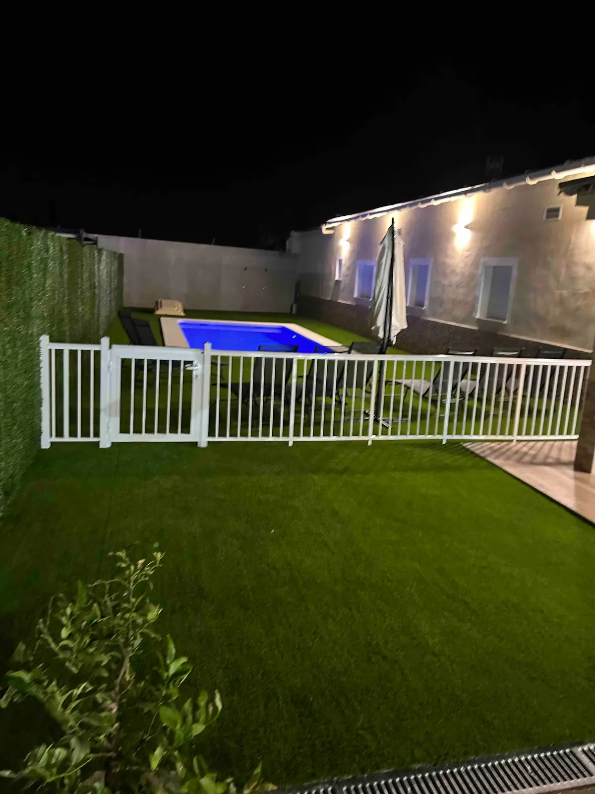 Piscina vallada de Villa Alegre Matola