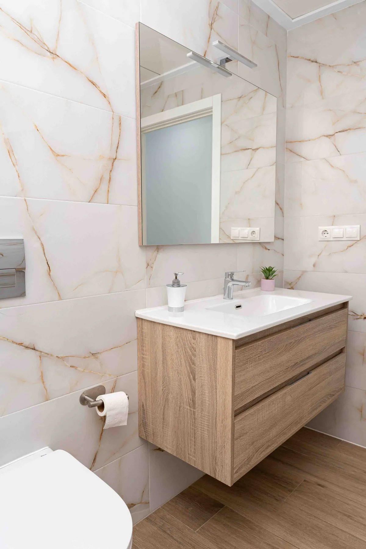 Baño de Villa Alegre Matola