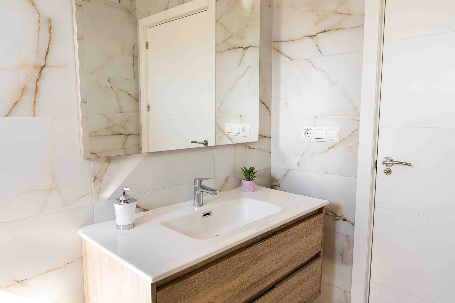 Baño de Villa Alegre Matola