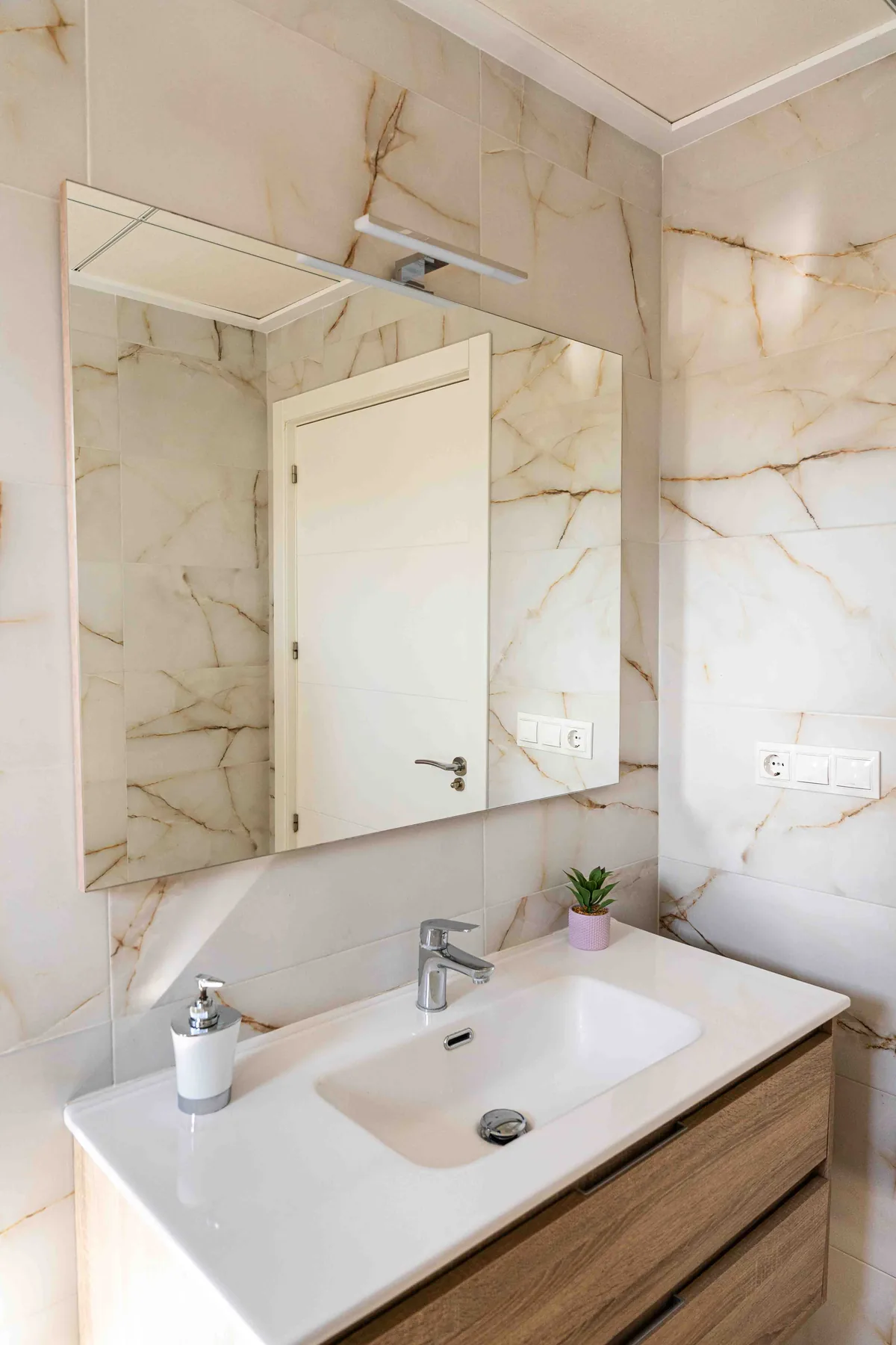 Baño de Villa Alegre Matola