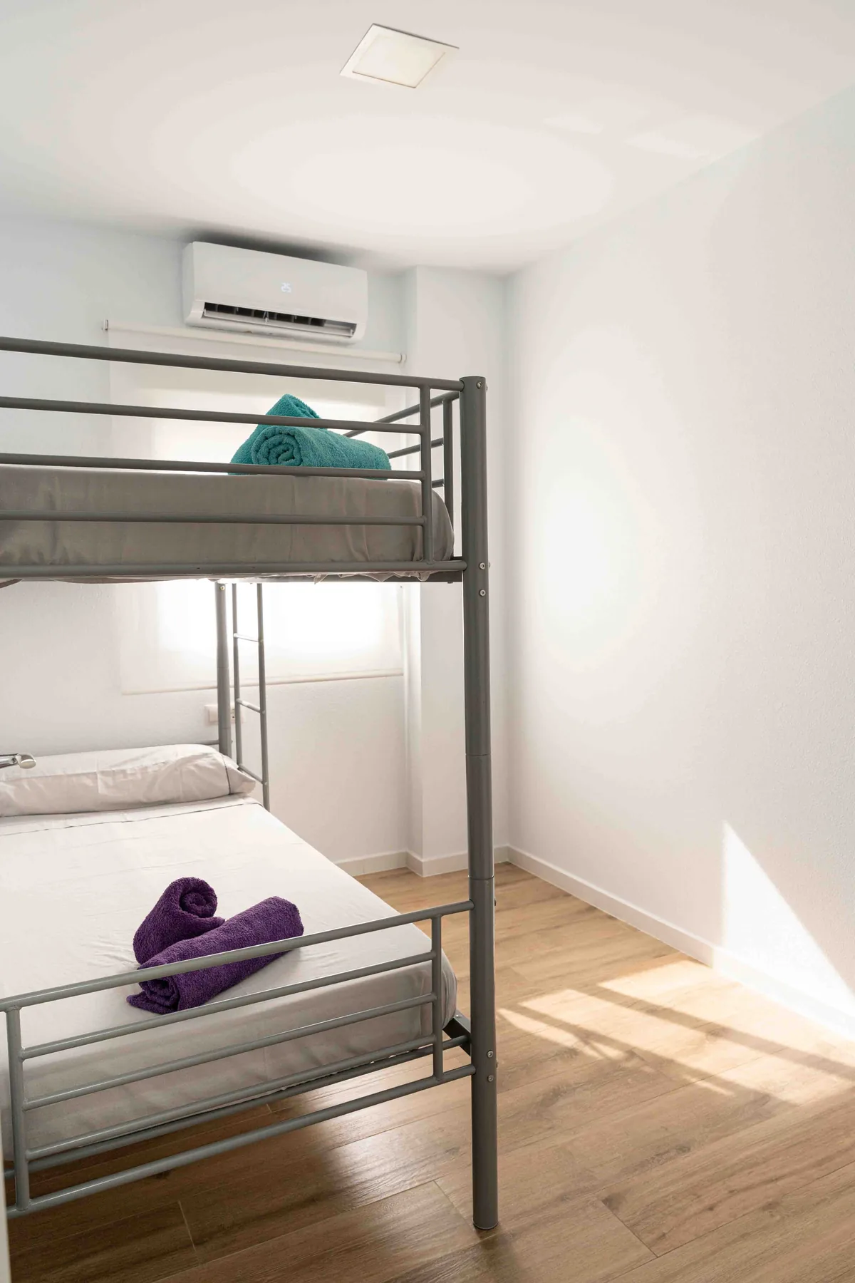 Dormitorio con literas de Villa Alegre Matola