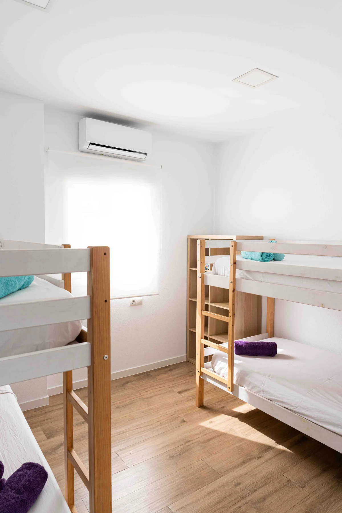 Dormitorio con literas de Villa Alegre Matola